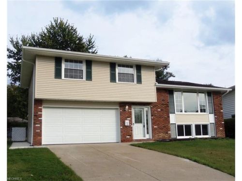 536 Shawnee Ln, Cleveland, OH 44146-3460