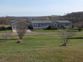 6161 Mottice Dr, Waynesburg, OH 44688-9528