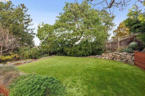 13050 Brookpark Rd, Oakland CA  94619-3504 exterior