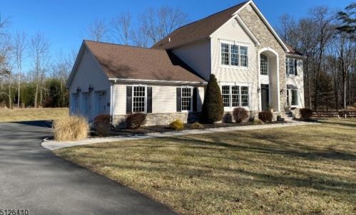 52 Cedar Rd, White House Station, NJ 08889-3708