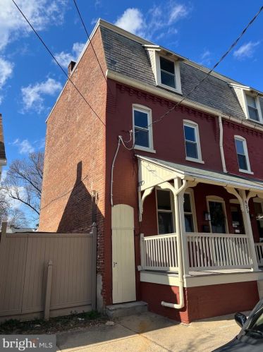 431 High St, Lancaster PA  17603-5205 exterior