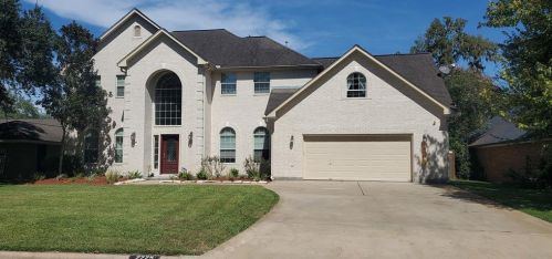 2225 Lake Forrest Dr, West Columbia, TX 77486-9687