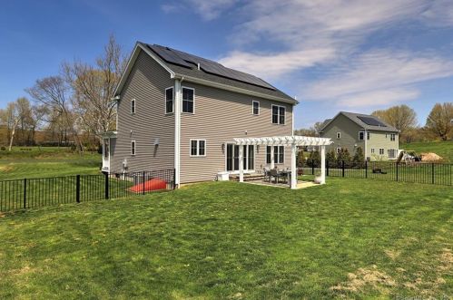 37 Mill Rd, North Branford CT  06471-1019 exterior