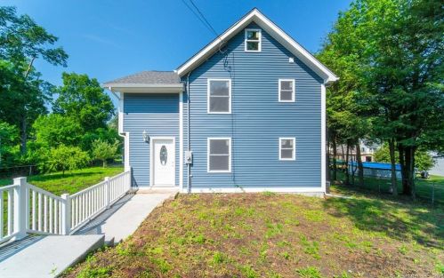 27 Garrigus Ct, Waterbury CT  06716-3103 exterior