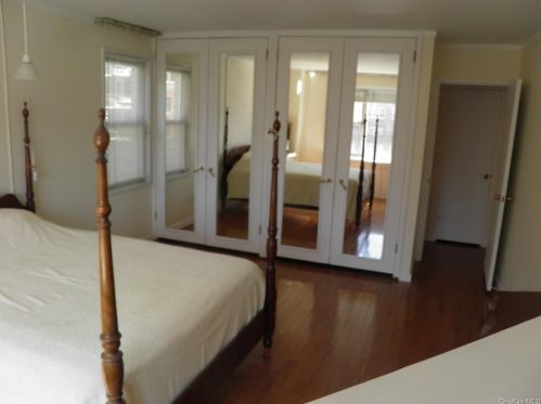 311 71st St, New York NY 10021-4721 exterior