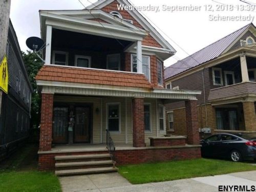 996 Eastern Ave, Schenectady, NY 12308-3328