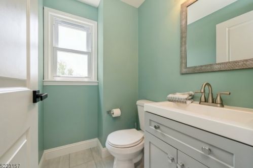 27 Dogwood Rd, Greystone Park NJ  07950-1918 exterior