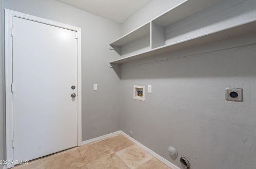 6838 42nd Way, Phoenix AZ  85042-5211 exterior