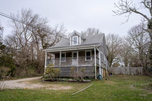 31 Doane Rd, Chatham, MA 02633-2305