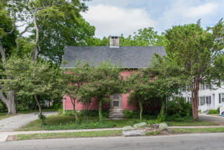 72 State St, Guilford, CT 06437-2707