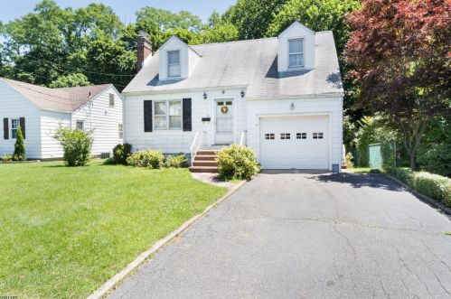 18 Watnong Rd, Greystone Park, NJ 07950-1622