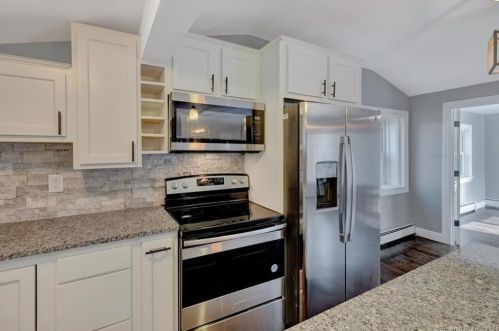 1300 Spindle Hill Rd, Waterbury CT  06716-1223 exterior