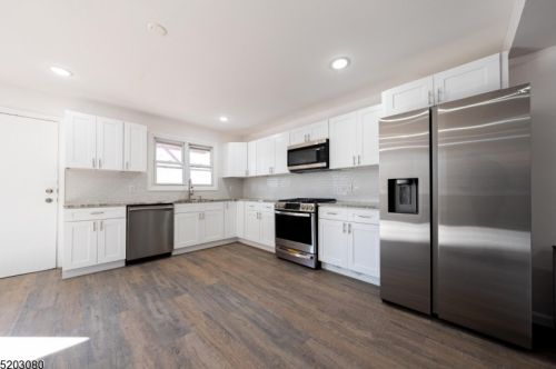 76 25th St, Bayonne NJ  07002-4937 exterior