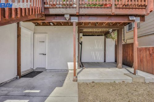 24494 Leona Dr, Hayward CA  94542-1010 exterior