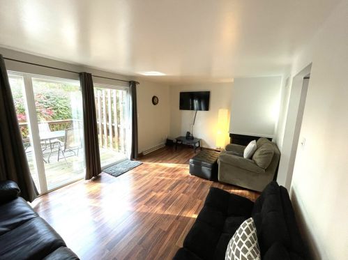 104 Woodstone Ln, New Kensington PA  15068-4642 exterior