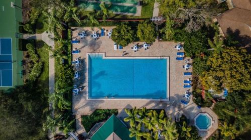 1025 Pointe Alexis Dr, Tarpon Springs FL  34689-7105 exterior