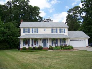 5212 Pembrooke Forest Ct, Winston Salem, NC 27106-8626