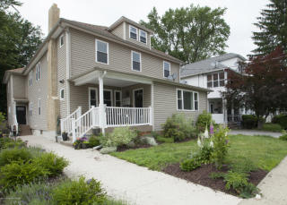 624 Warren Ave, Wilkes Barre, PA 18704-5327