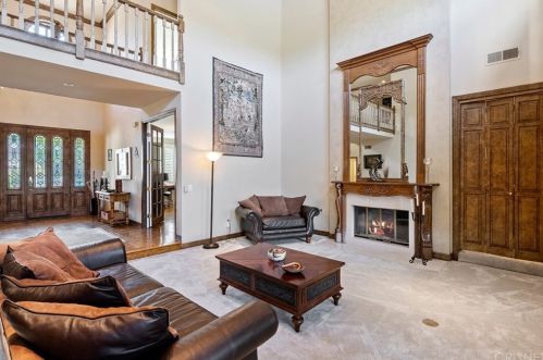 29523 Ridgeway Dr, Calabasas CA exterior