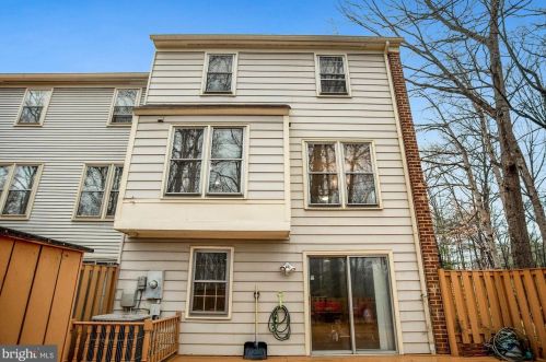 5666 Sutherland Ct, Springfield VA  22015-1850 exterior