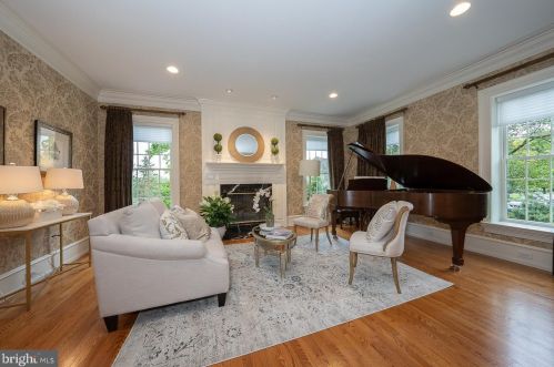 315 Blackburn Dr, Berwyn PA  19312-2801 exterior