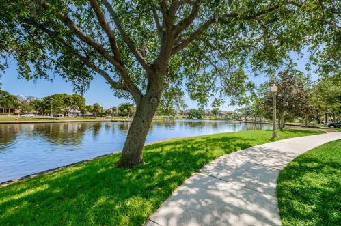 203 Spring Blvd, Tarpon Springs, FL 34689-0032