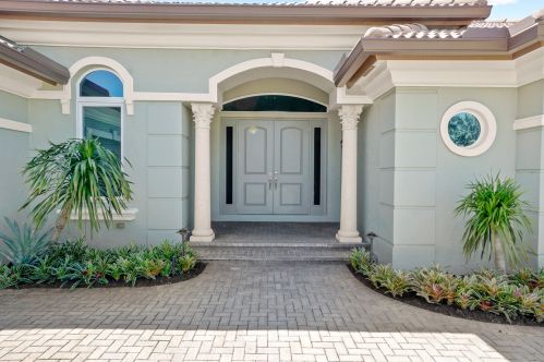 523 Squire Johns Ln, Palm City FL  34990-7824 exterior
