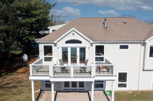 122 Niles Hill Rd, Waterford, CT 06385-3510