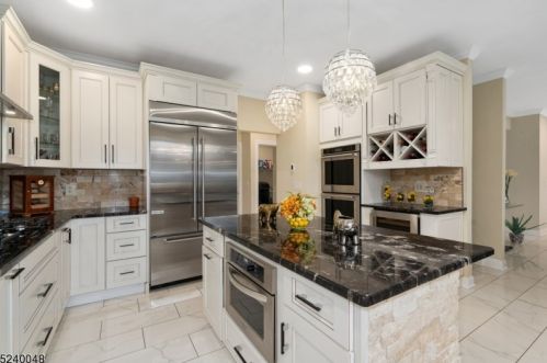 7 Flagstone Hill Rd, Wantage NJ  07461-2236 exterior