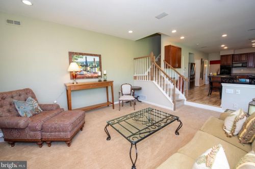 156 Whitney Ln, Southampton PA  18954-1080 exterior