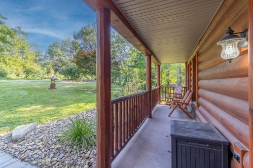 3630 Sandy Hill Rd, Gibsonia, PA 15044-9149