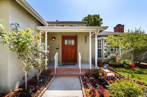 2686 Oregon Ave, Long Beach, CA 90806-2542
