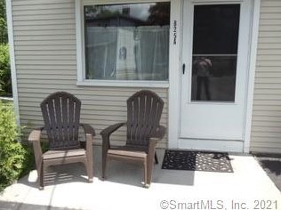 825 Federal Rd, Brookfield Center, CT 06804-1806