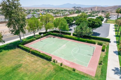 12607 Orangeblossom Ln, Riverside CA  92503-7059 exterior