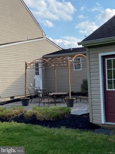 55 Kings Ct, Swedesboro NJ  08085-5033 exterior