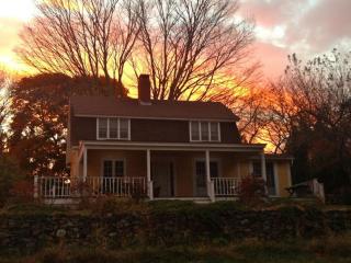 66 Willett Rd, South Kingstown RI  02874-3811 exterior
