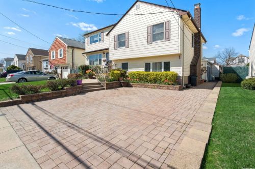 28 Davis St, East Rockaway, NY 11518-1711