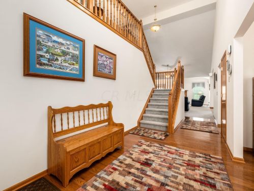 5771 Platinum Dr, Darbydale, OH 43123-8272