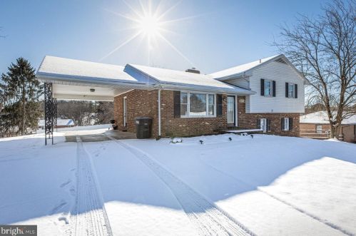 821 Blue Rdg Dr, Harrisonburg VA  22802-5012 exterior