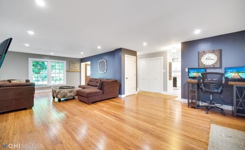 4102 Bloomingdale Ave, Valpo IN  46383-1914 exterior