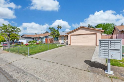 7552 Mountain Oak Way, North Highlands, CA 95660-2731