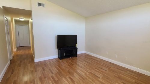 2338 Harbor Town Dr, Kissimmee, FL 34744-5142