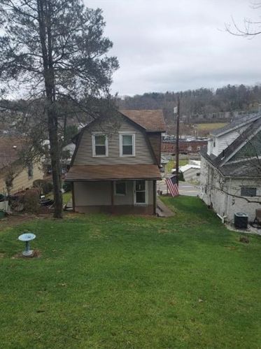 5686 Horning Rd, Pittsburgh, PA 15236-3562