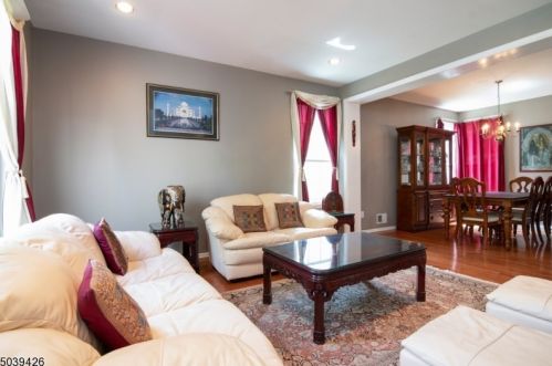 19 Bouwrey Pl, White House Station, NJ 08889-3254