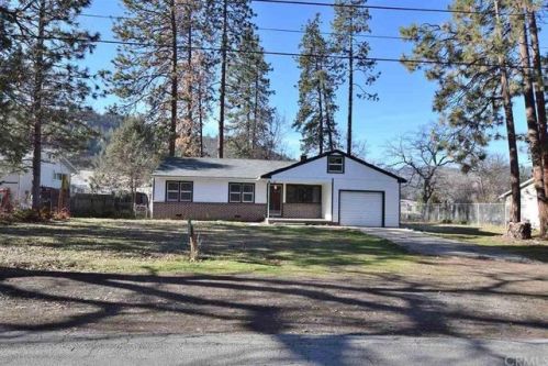 635 Dewitt Park Rd, Yreka, CA 96097-9774