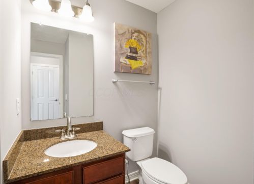 716 Ballater Dr, Delaware OH  43015-7184 exterior