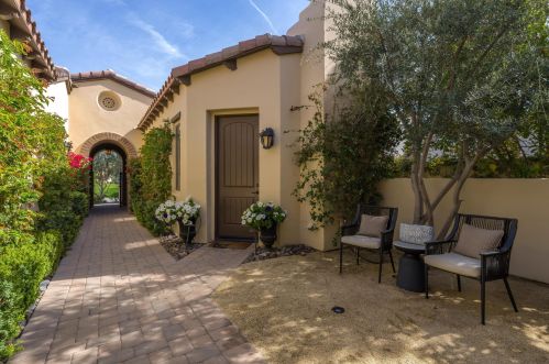 81639 Andalusia, La Quinta CA  92253-8251 exterior