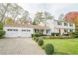 6 Ridgeland Rd, Barrington, RI 02806-4028