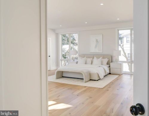 4624 Asbury Pl, Washington DC  20016-4325 exterior