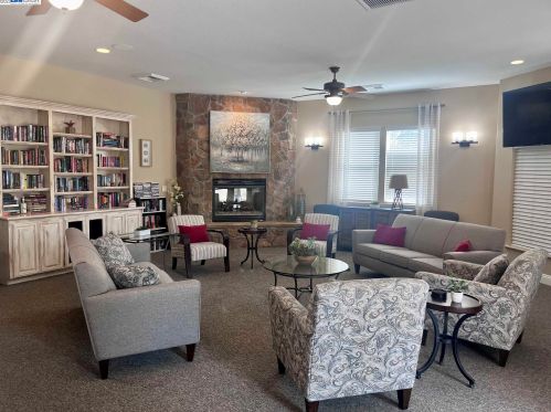 1677 Red Sky Way, Ripon CA  95366-9349 exterior